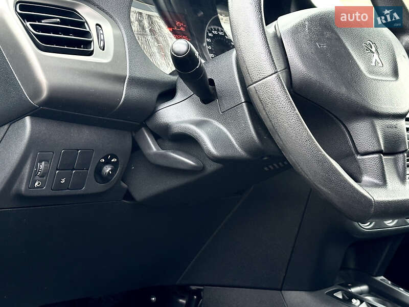 Седан Peugeot 301 2017 в Киеве фото 11 Седан Peugeot 301 2017 в Киеве