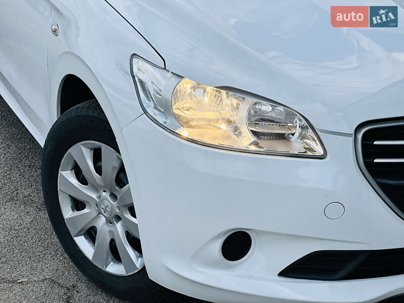 Седан Peugeot 301 2013 в Харькове