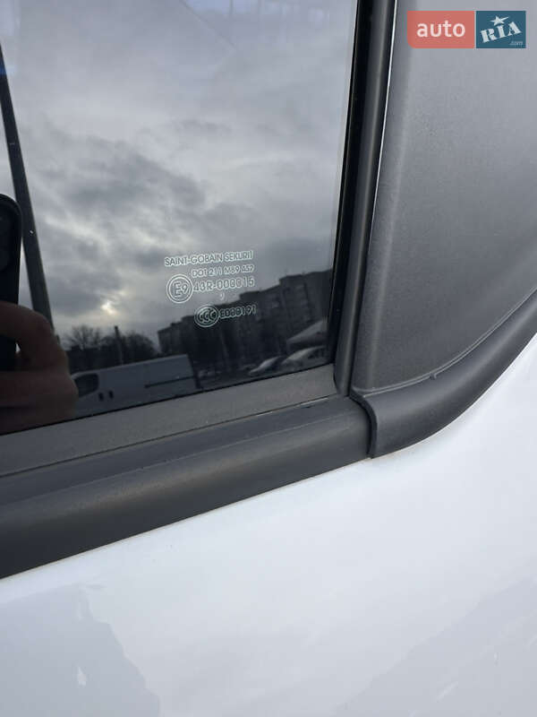 Седан Peugeot 301 2018 в Кременчуці