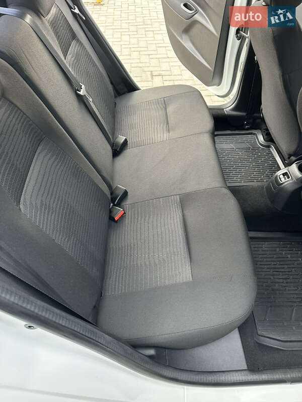 Седан Peugeot 301 2018 в Кременчуці