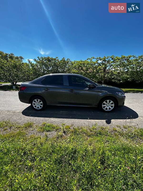 Седан Peugeot 301 2019 в Виноградові