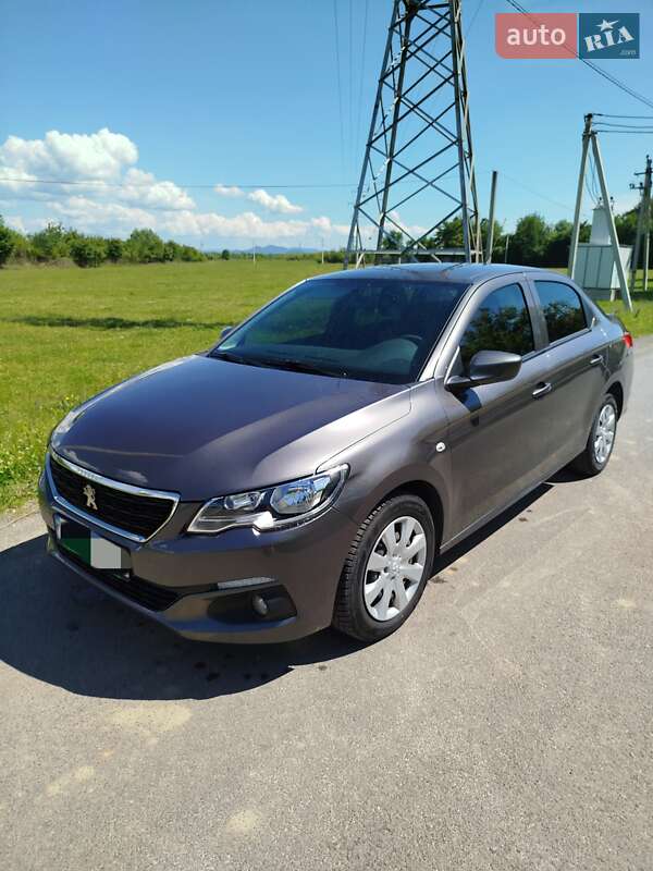 Седан Peugeot 301 2019 в Виноградові