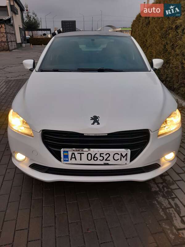 Седан Peugeot 301 2013 в Виноградові