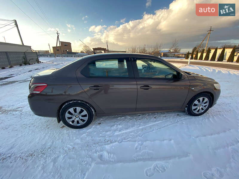Седан Peugeot 301 2013 в Изяславе