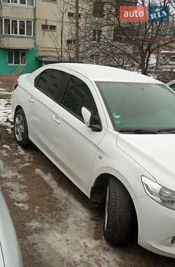 Седан Peugeot 301 2013 в Чернівцях