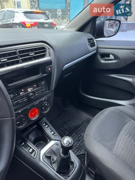 Седан Peugeot 301 2015 в Харькове