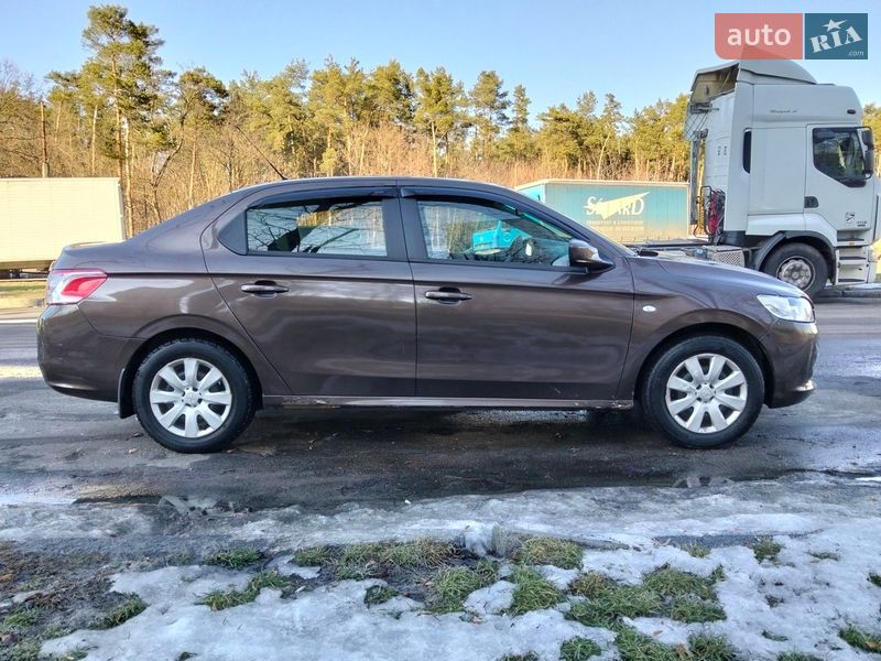 Седан Peugeot 301 2015 в Киеве