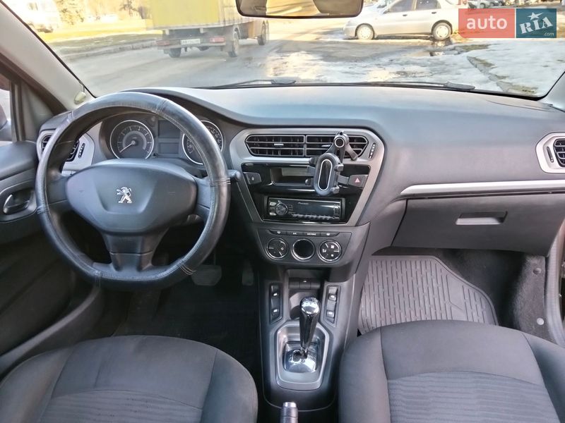 Седан Peugeot 301 2015 в Киеве