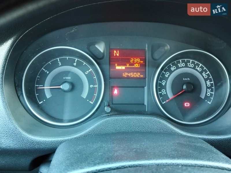 Седан Peugeot 301 2015 в Киеве