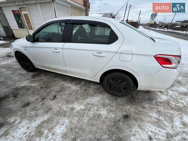 Седан Peugeot 301 2016 в Львове