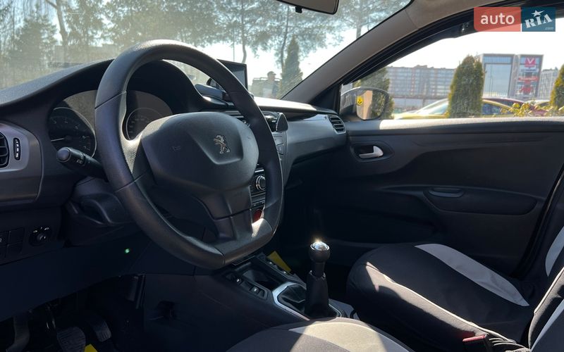 Седан Peugeot 301 2019 в Львове