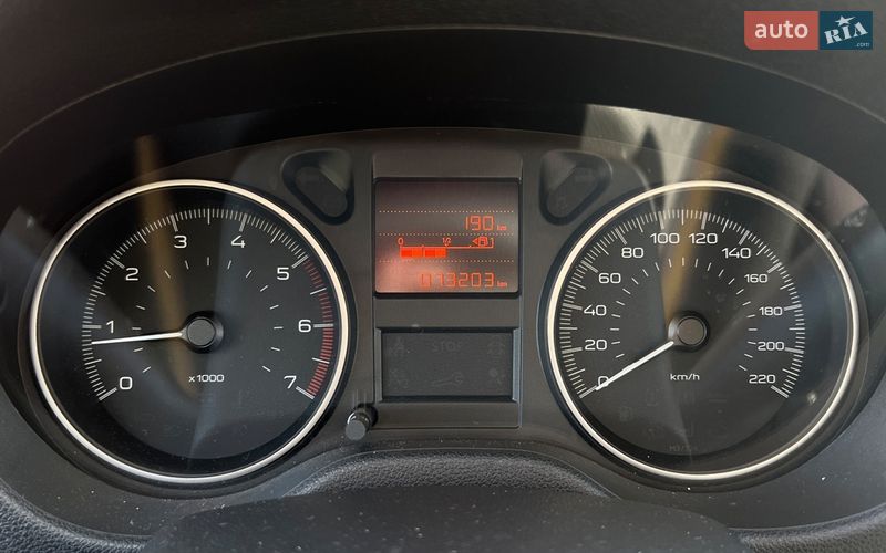 Седан Peugeot 301 2019 в Львове