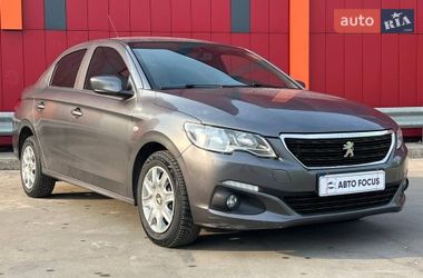 Седан Peugeot 301 2018 в Киеве