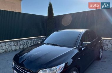 Седан Peugeot 301 2014 в Волочиську