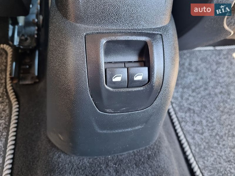 Седан Peugeot 301 2014 в Харькове