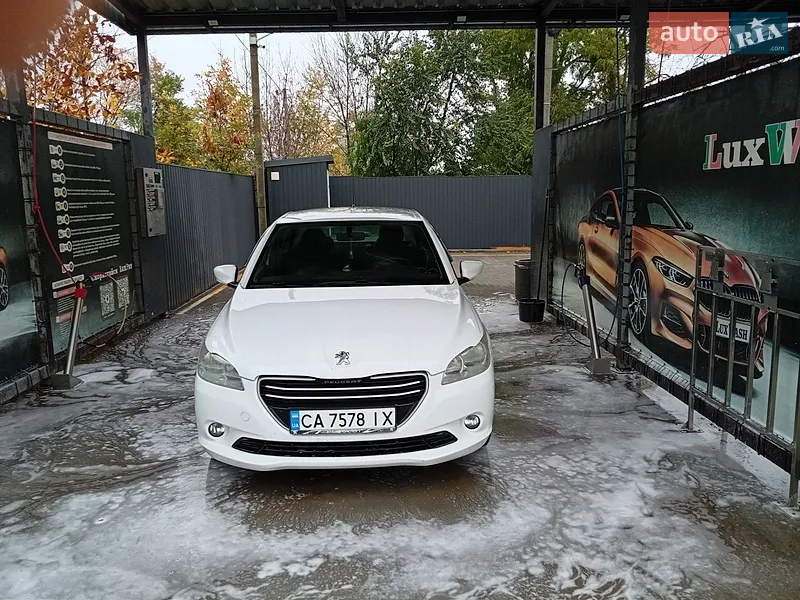 Peugeot 301