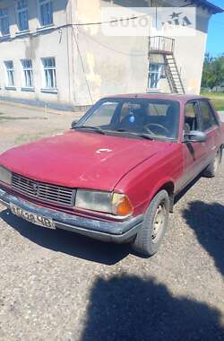 Седан Peugeot 305 1986 в Снятине