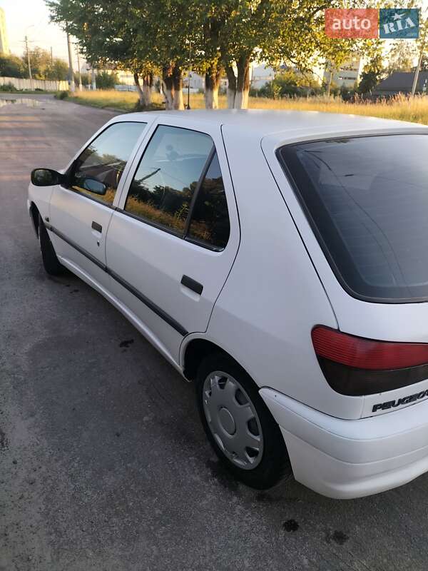 Хетчбек Peugeot 306 1998 в Рівному