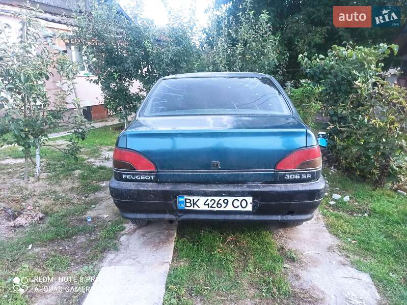 Седан Peugeot 306 1995 в Млинове