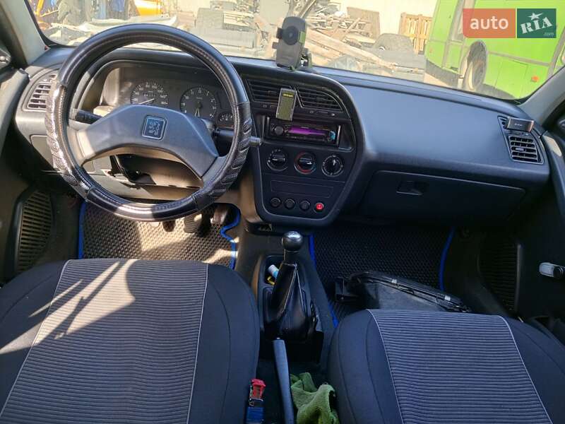 Седан Peugeot 306 1995 в Макарові