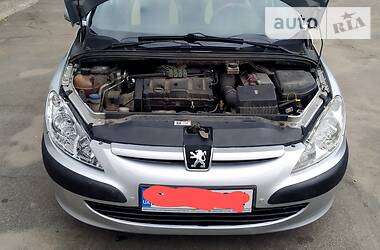 Хетчбек Peugeot 307 2004 в 