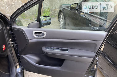 Хетчбек Peugeot 307 2002 в 