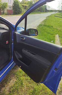 Хэтчбек Peugeot 307 2002 в 