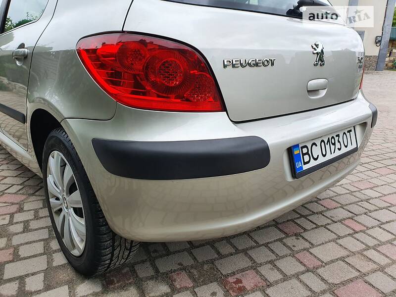 Хэтчбек Peugeot 307 2006 в Бродах