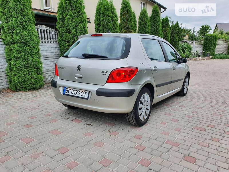 Хэтчбек Peugeot 307 2006 в Бродах