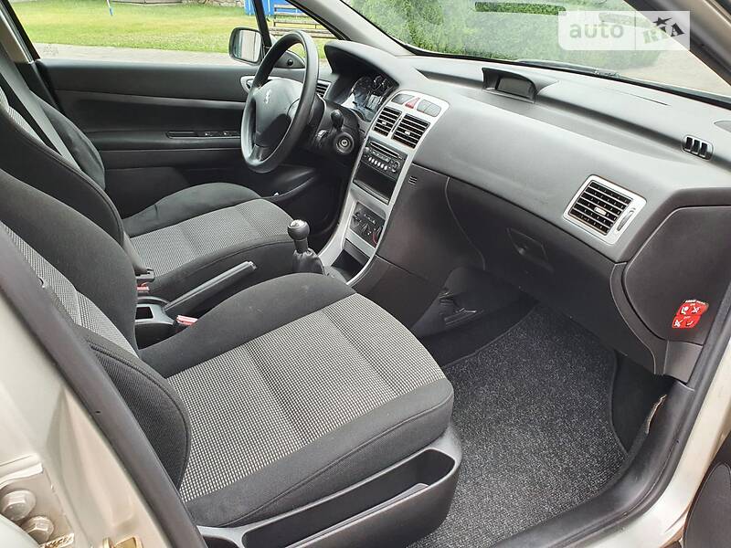 Хэтчбек Peugeot 307 2006 в Бродах