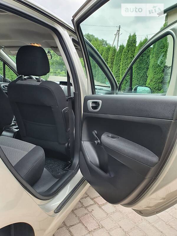 Хэтчбек Peugeot 307 2006 в Бродах