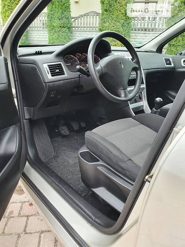 Хэтчбек Peugeot 307 2006 в Бродах