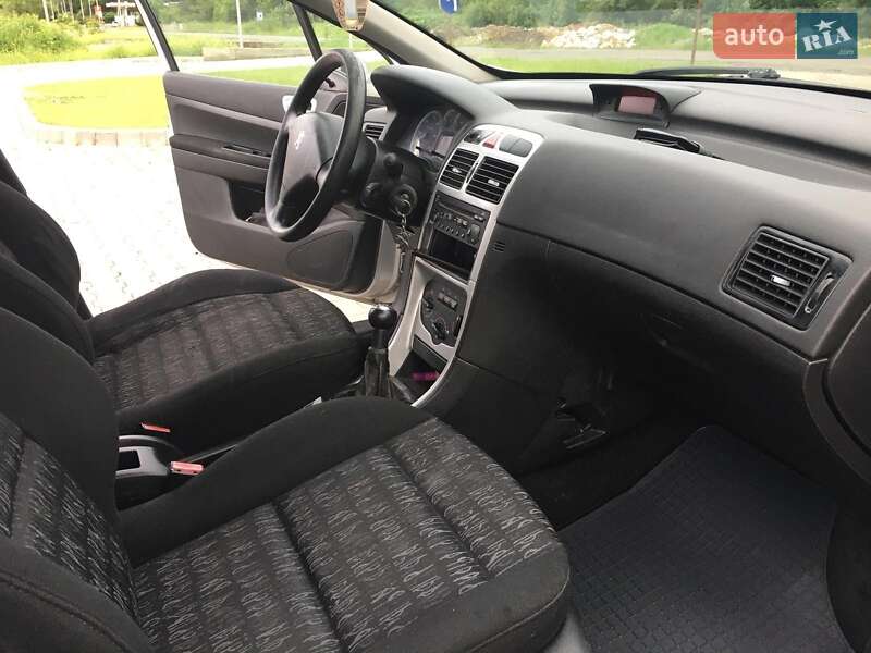 Хэтчбек Peugeot 307 2003 в Иршаве