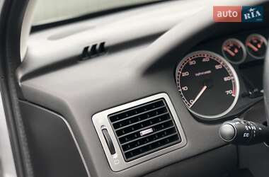 Хетчбек Peugeot 307 2003 в 