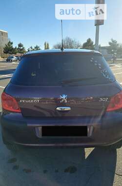 Хэтчбек Peugeot 307 2005 в 