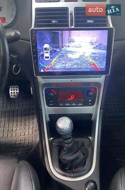 Кабриолет Peugeot 307 2005 в 