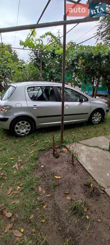 Хэтчбек Peugeot 307 2004 в Могилев-Подольске
