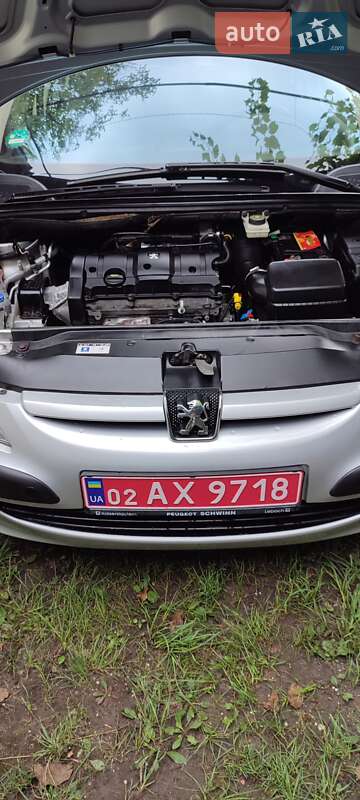 Хэтчбек Peugeot 307 2004 в Могилев-Подольске