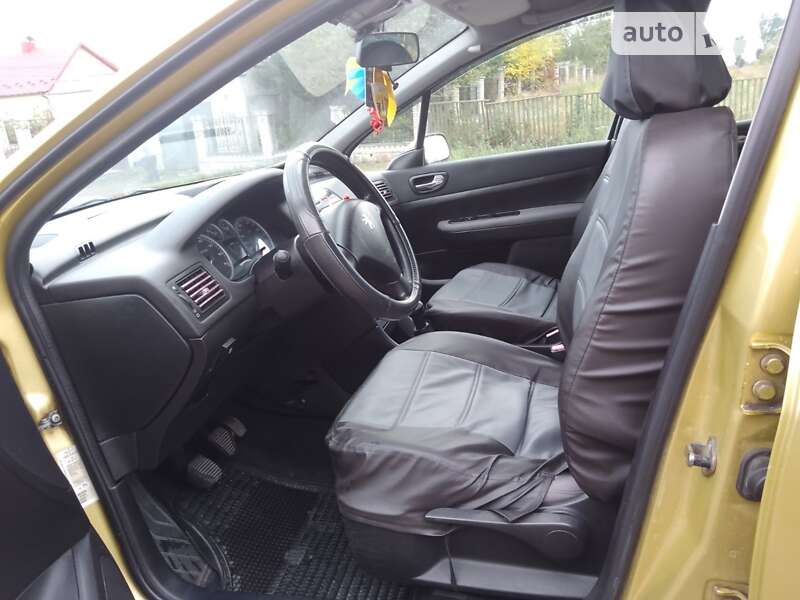 Хэтчбек Peugeot 307 2002 в Волочиске