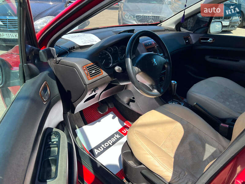 Хэтчбек Peugeot 307 2004 в Запорожье