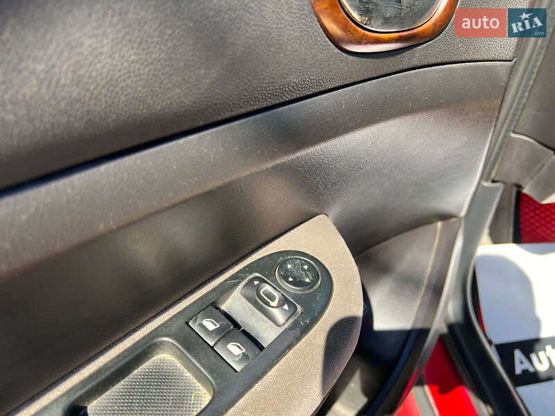 Хэтчбек Peugeot 307 2004 в Запорожье