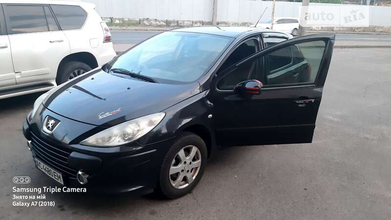 Хэтчбек Peugeot 307 2006 в Луцке