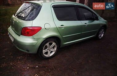 Хэтчбек Peugeot 307 2003 в 