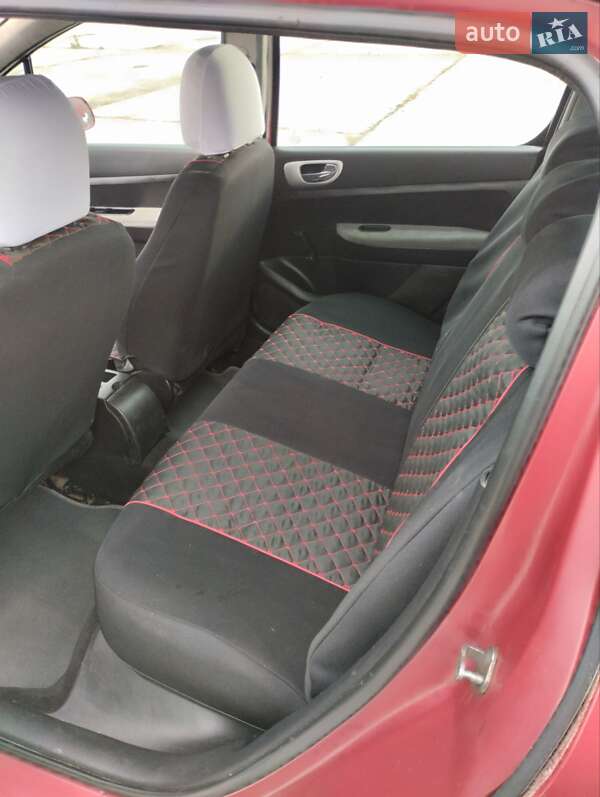 Хэтчбек Peugeot 307 2006 в Черновцах