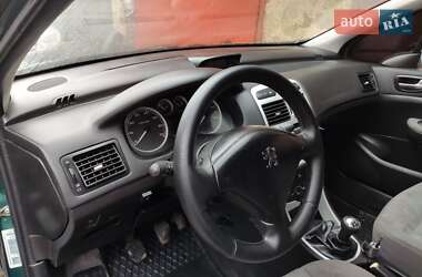 Хетчбек Peugeot 307 2002 в 
