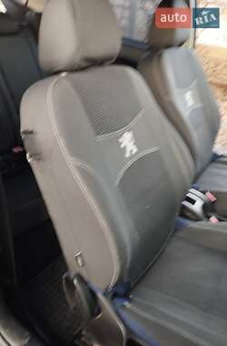 Хэтчбек Peugeot 307 2004 в 