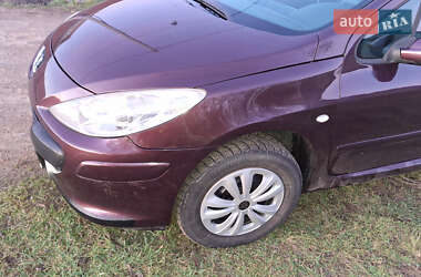 Хэтчбек Peugeot 307 2006 в 