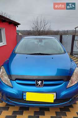 Хэтчбек Peugeot 307 2004 в 