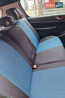 Хэтчбек Peugeot 307 2004 в 