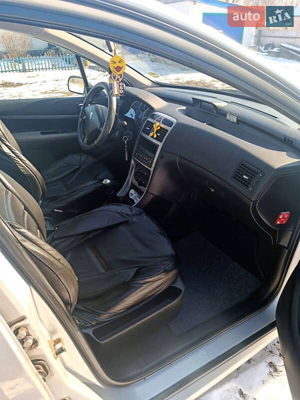 Хетчбек Peugeot 307 2003 в Ічні